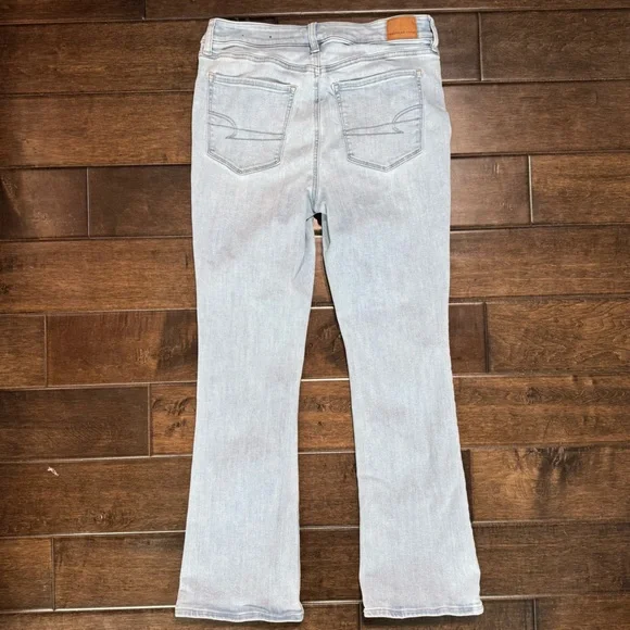❤️3/$30 AE American Eagle Next Level Kick Bootcut Jeans Light Wash - 10 Short - Picture 7 of 13